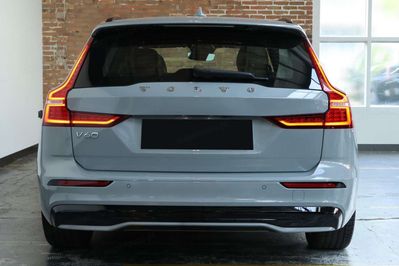 Volvo V60 B4 Plus Dark