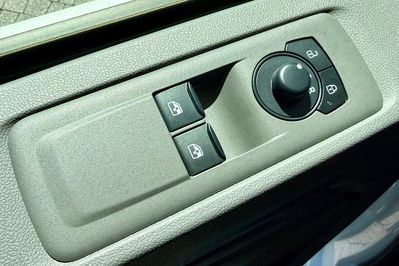 Volkswagen Transporter Zabudowa Brygadowa TDI L2H1 Plus