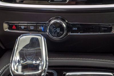 Volvo S60 T8 AWD Plug-In Hybrid Polestar Engineered