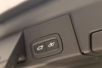 Volvo XC60 T6 Plug-In Hybrid AWD Plus Dark aut