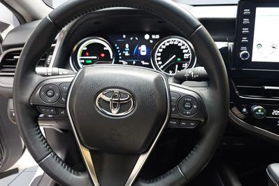 Toyota Camry 2.5 Hybrid Prestige Cvt