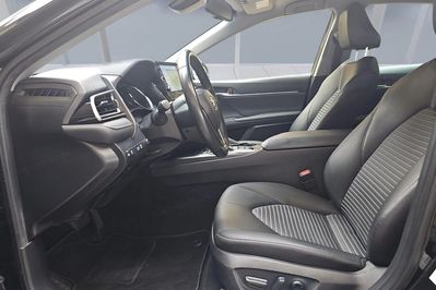 Toyota Camry 2.5 Hybrid Prestige
