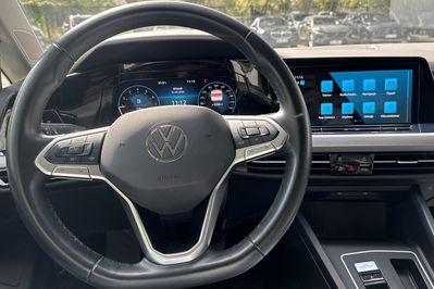 Volkswagen Golf Life 1.5 eTSI  DSG