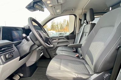 Ford Tourneo Custom 320 L2H1 Titanium A8 AWD