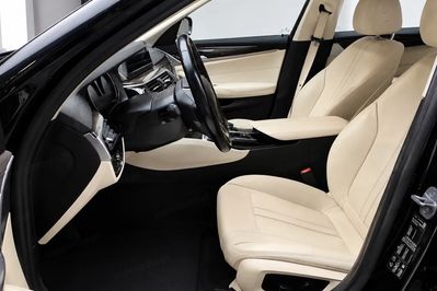 BMW Seria 5 520d xDrive Luxury Line