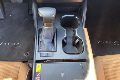 Lexus ES 300h Business Edition