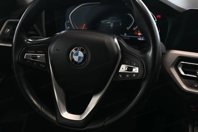 BMW Seria 3 318i Advantage