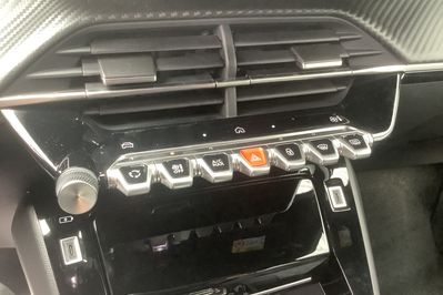 Peugeot 2008 ALLURE 1.2 mHEV e-DCS6