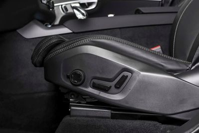 Volvo XC90 T8 AWD Plug-In Hybrid Ultra Dark