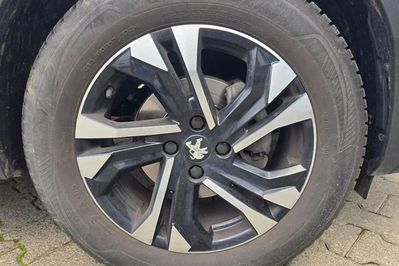 Peugeot 2008 1.2 PureTech Allure S&S EAT8