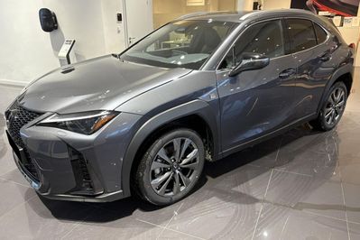 Lexus UX 300h F Sport Design 2.0 Hybrid Dynamic Force