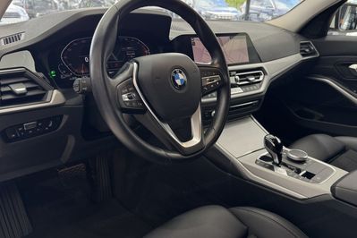 BMW Seria 3 320d Xdrive Advantage