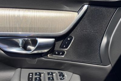 Volvo V90 T8 AWD Plug-In Hybrid Plus Dark