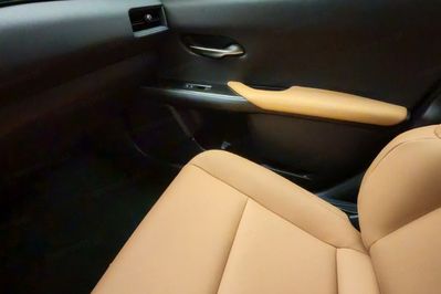 Lexus UX 300h F Sport 2.0 Hybrid Dynamic Force