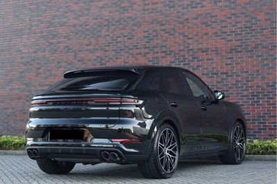 Porsche Cayenne Coupe E-Hybrid Black Edition