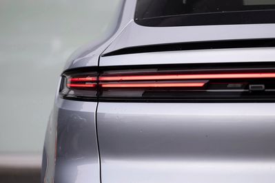 Porsche Cayenne Coupe E-Hybrid  Black Edition