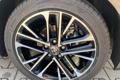 Toyota Camry Executive 2.5 Hybrid Dynamic Force