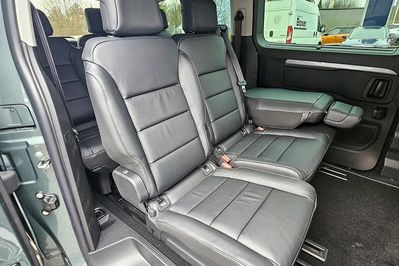 Peugeot Traveller Long L2H1 Business VIP EAT8