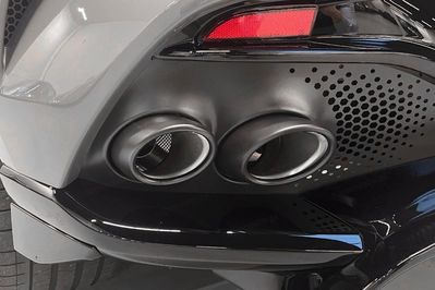 Aston Martin DBX 707