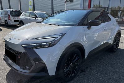 Toyota C-HR GR Sport 2.0 Hybrid Dynamic Force Plug-in