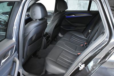 BMW Seria 5 520d xDrive M Sport mHEV aut