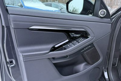 Land Rover Range Rover Evoque P300e Dynamic SE