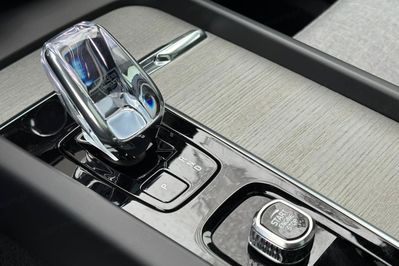 Volvo XC60 T6 Plug-In Hybrid AWD Ultra Dark aut