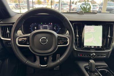 Volvo V90 T8 AWD Plug-In Hybrid R-Design aut