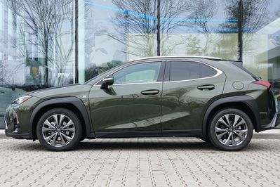 Lexus UX 300h F Sport Design
