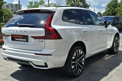 Volvo XC60 B5 B AWD Ultra Dark