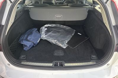 Volvo V60 B3 B Momentum Core