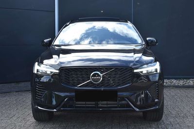 Volvo XC60 B5 AWD Ultra Dark