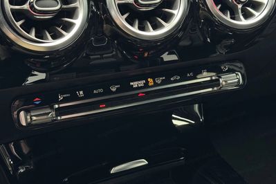 Mercedes Klasa A A 200 AMG Line 7G-DCT