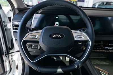 Jac JS8 PRO Pro 1.5 T-GDI 7 DCT 7os.