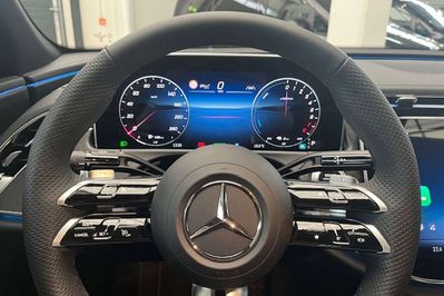 Mercedes Klasa E 300 e  4-Matic AMG