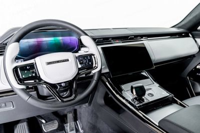 Land Rover Range Rover Sport 4.4 V8 P635 SV