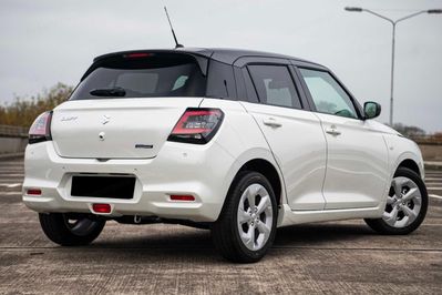 Suzuki Swift Premium Plus 1.2 Dualjet SHVS