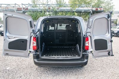 Fiat Doblo Cargo/Van Zabudowa Brygadowa AT8