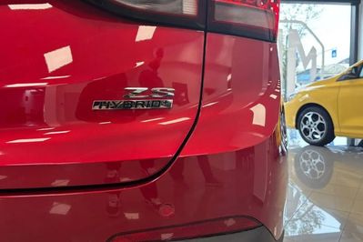 MG ZS 1.5 HEV+ Exclusive aut