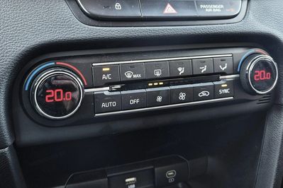Kia XCeed T-GDI Business Line DCT