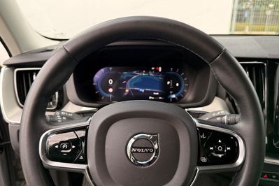 Volvo XC60 B4 B Plus Dark aut