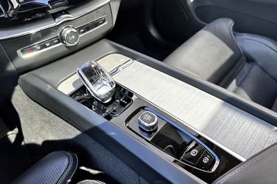 Volvo XC60 B5 B AWD Ultra Dark aut