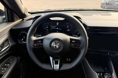 Alfa Romeo Junior 1.2 Ibrida Ti
