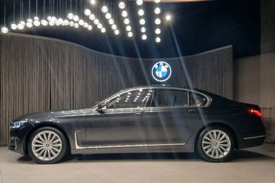 BMW Seria 7 740i