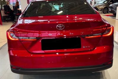 Toyota Camry Executive 2.5 Hybrid Dynamic Force