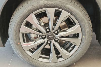 Lexus UX 300h F Sport Design 2.0 Hybrid Dynamic Force AWD