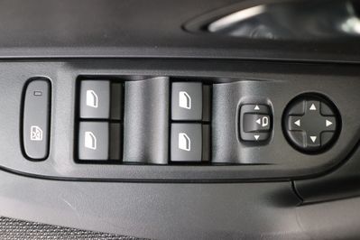 Peugeot 2008 STYLE 1.2 Turbo