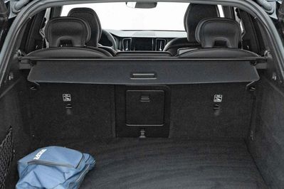 Volvo XC60 B4 B Plus Dark