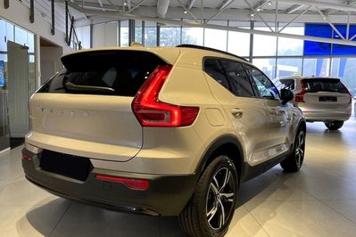 Volvo XC40 B4 Plus Dark