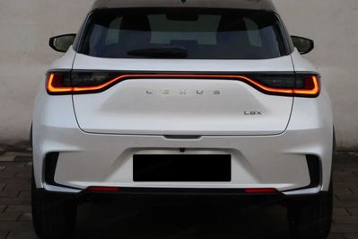 Lexus LBX Emotion 1.5 Hybrid